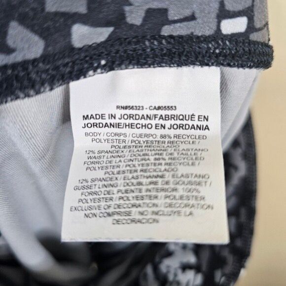 NIKE Legend Tight Fit Dri-FIT Training ¾ Leggings Run Running Yoga Small S - Picture 7 of 7